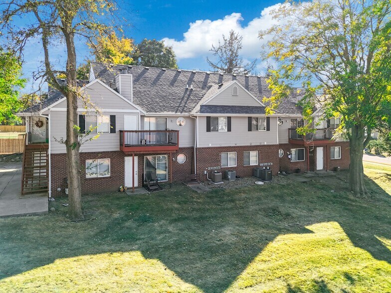 Primary Photo - Clover Acres- 3615 61st St.