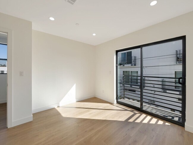 Building Photo - 1856 Redondo Blvd