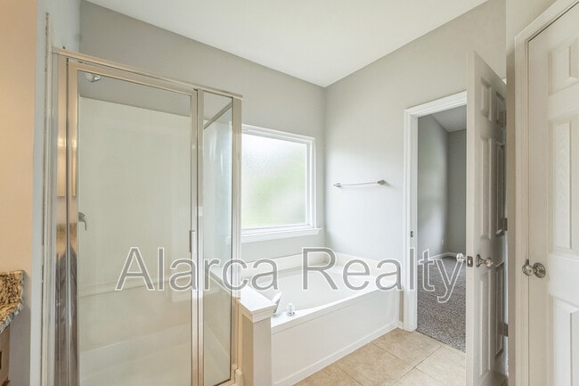 Building Photo - 1408 Crestgate Dr