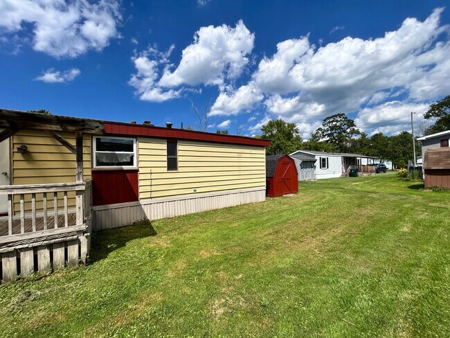 Building Photo - Thompsons Manor MHC