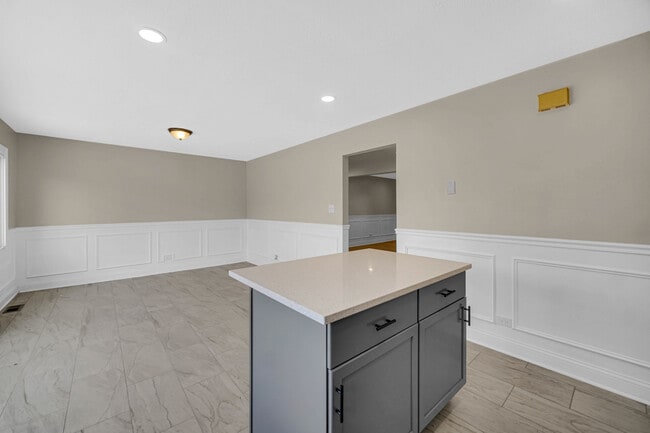 Building Photo - 1313 Court P