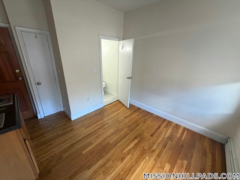 Building Photo - 51 S Huntington Ave