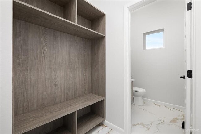 Building Photo - 17 Salamanca St