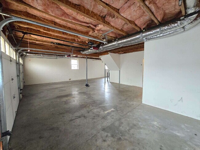 Building Photo - 991 Haggard Dr