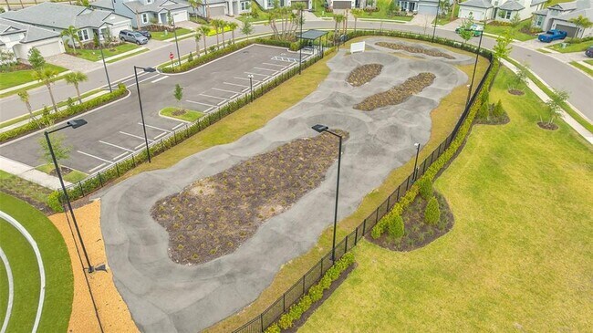 Building Photo - 16905 Sweetwater Village Dr