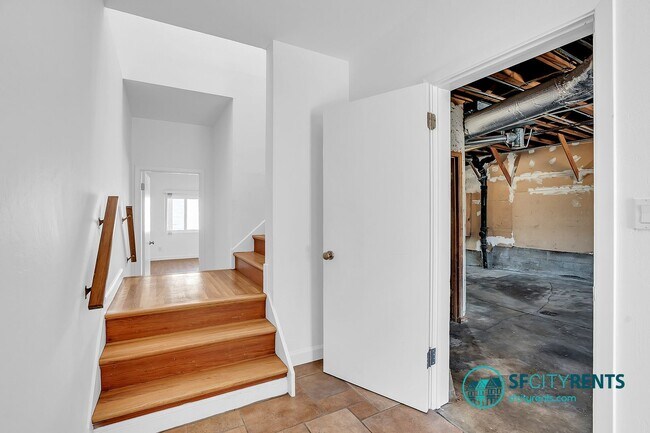 Building Photo - Silver Terrace: Updated Single Family Home...