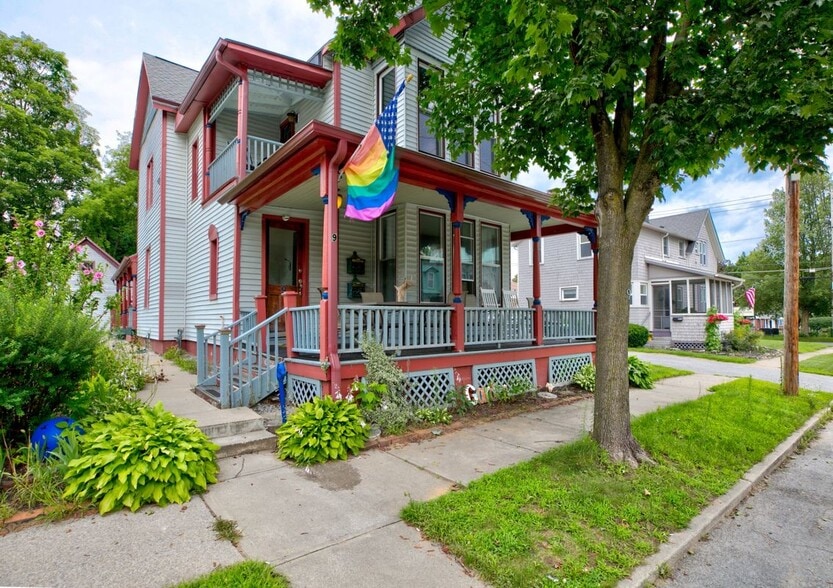 Primary Photo - 9 Green Ridge Pl