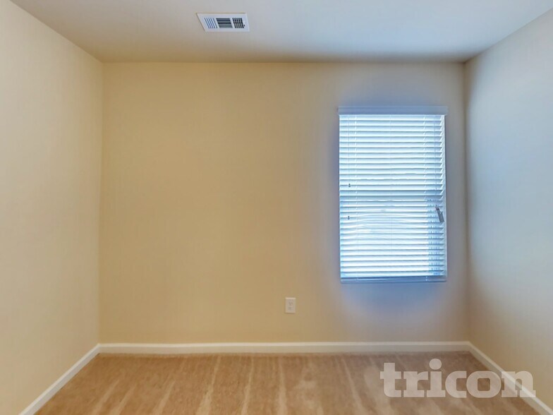 Building Photo - 2046 Aragon Lane