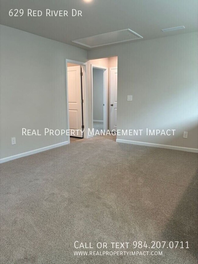 Building Photo - 629 Red River Dr