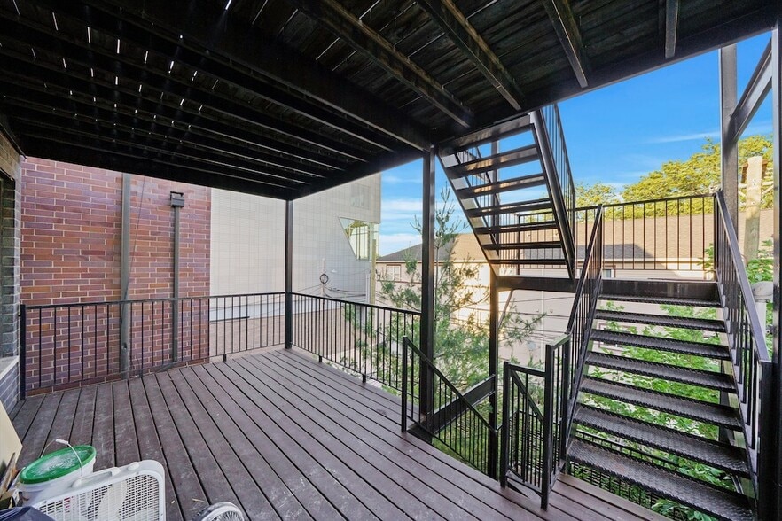 Building Photo - 1531 N Bosworth Ave
