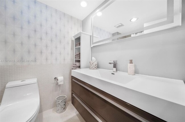 Building Photo - 4010 Galt Ocean Dr