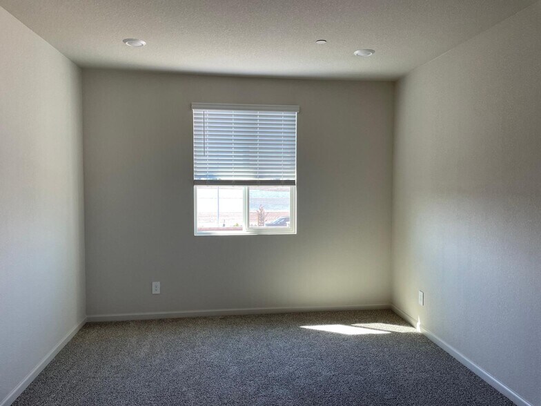 Building Photo - 2943 Girdwood St