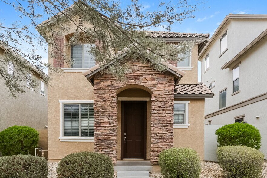 Primary Photo - 6915 S 8th Dr