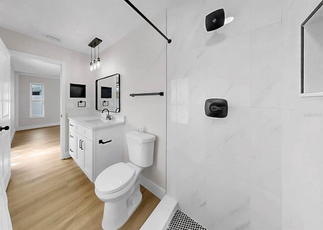 Building Photo - 6511 Santiago Ct