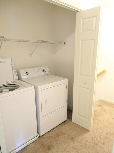 Building Photo - 712 Lincoln Gardens Rd