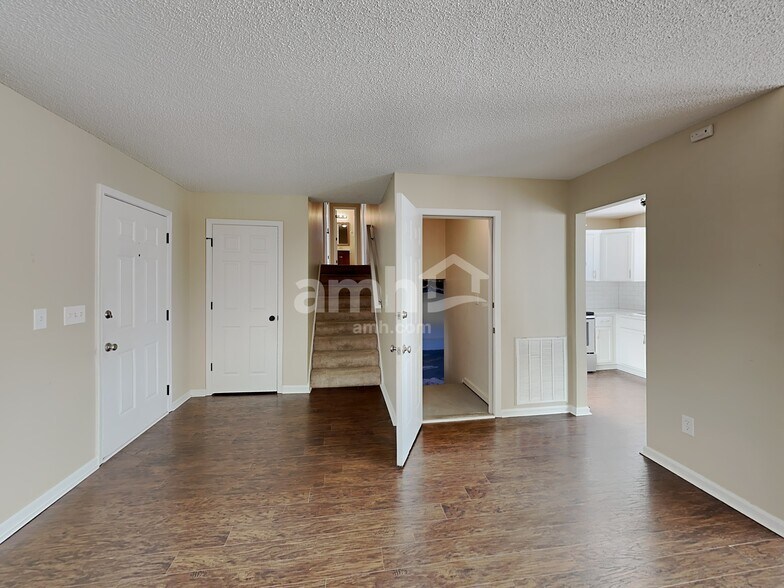 Building Photo - 123 Ivy Mill Way