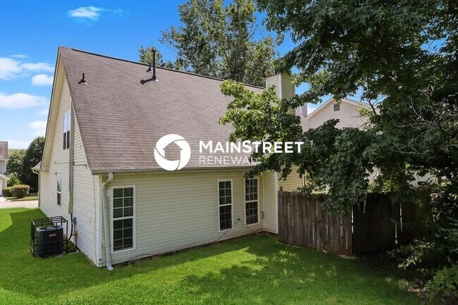 Building Photo - 3 Bedroom Pet-Friendly Home in Decatur, GA with Main Street Renewal