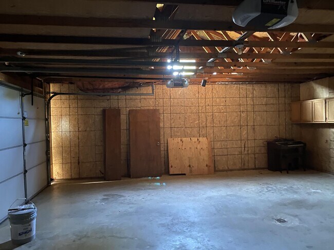 Building Photo - 3235 Lincoln Hwy