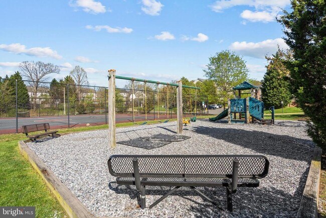 Building Photo - 9841 Cheshire Ridge Cir