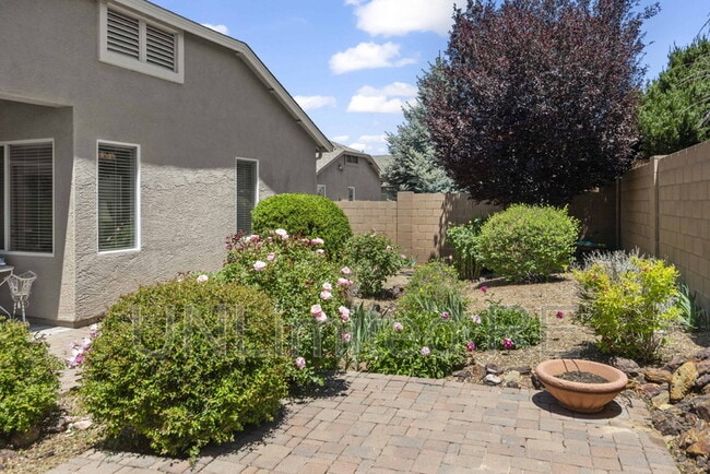 Building Photo - 7889 N Music Mountain Ln