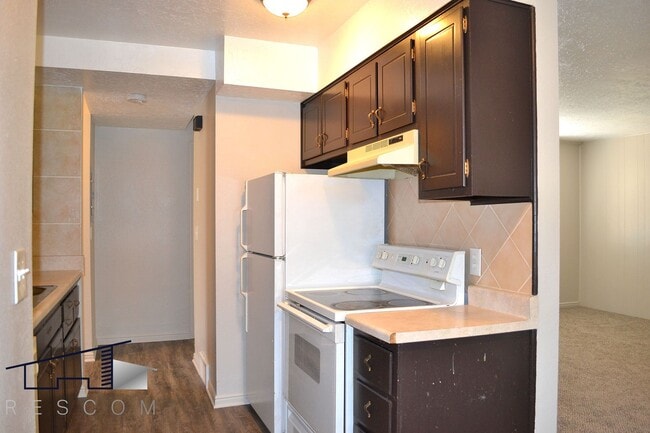 Building Photo - 7th St Units