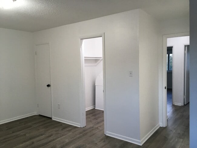 Building Photo - 133 Tower Dr