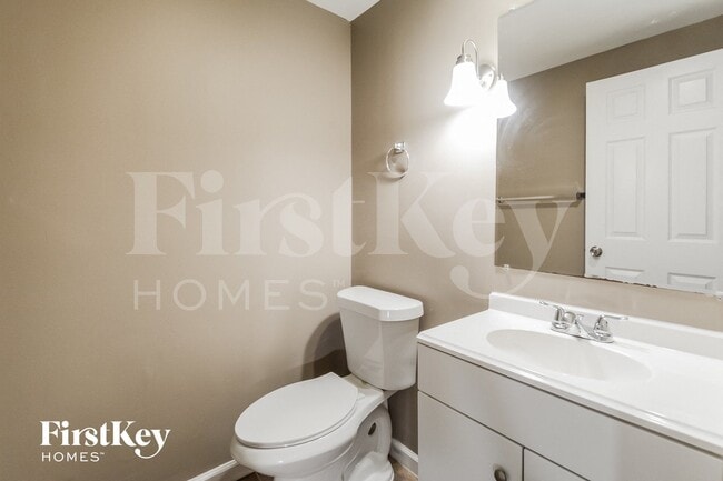 Building Photo - 844 Townhouse Ln