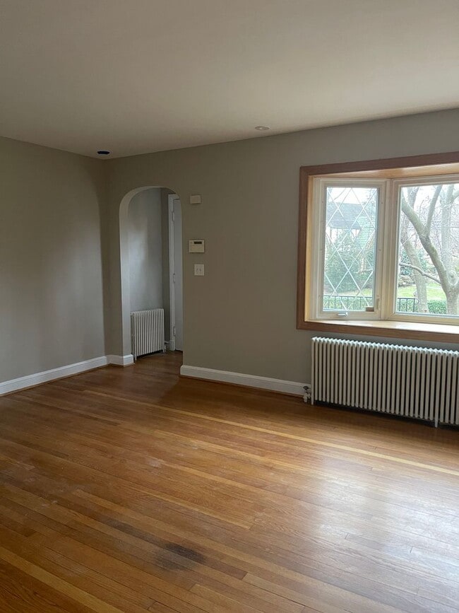 Building Photo - COZY CAPE COD CLOSE TO METRO AND 495