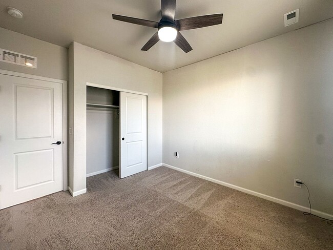 Building Photo - Alder Creek 3bd 2.5ba paired home for rent!