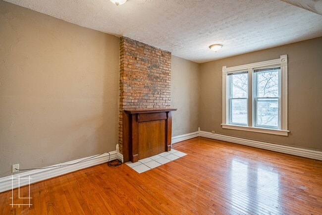 Building Photo - 772 Neil Ave