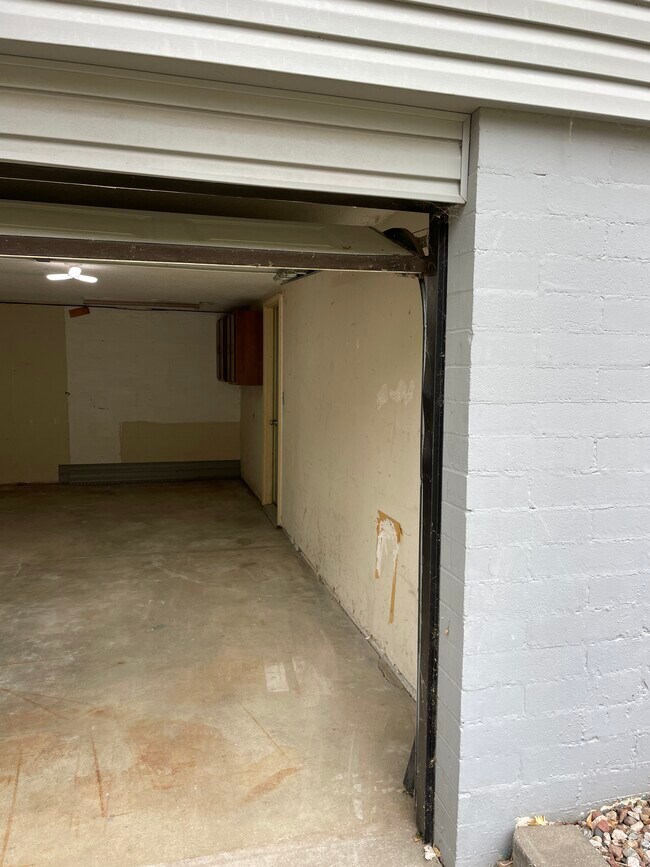 Building Photo - 903 G St