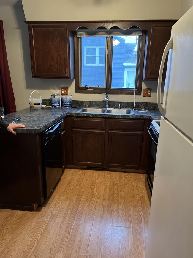 Building Photo - 1319 E Ingals Ave