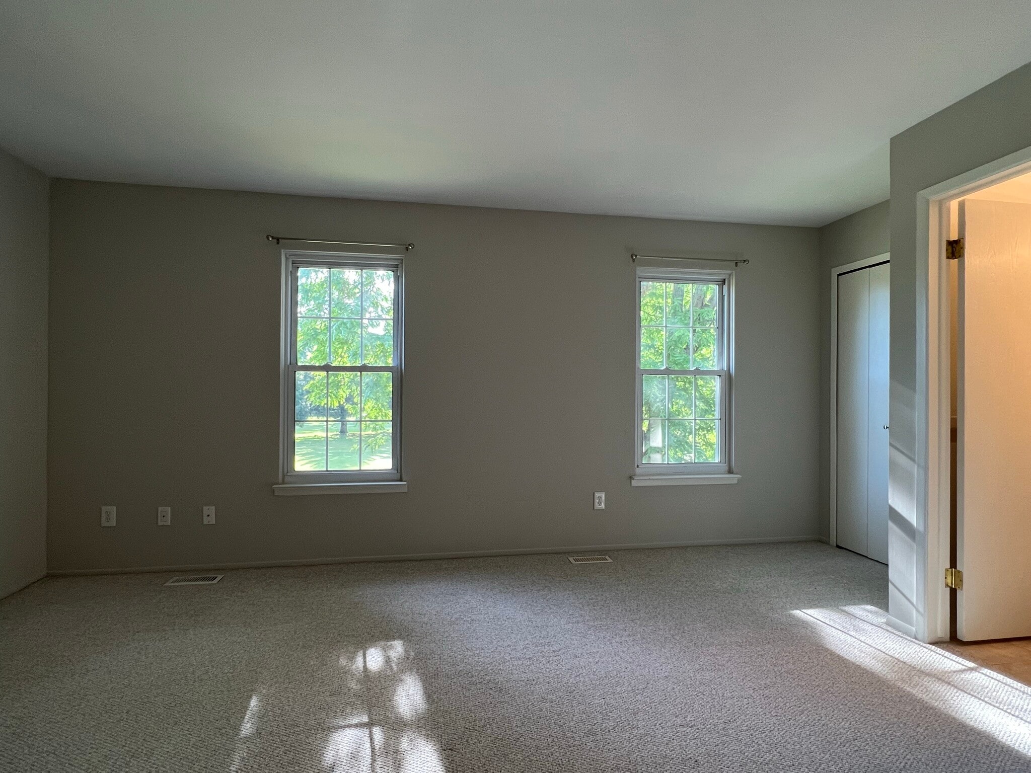 Building Photo - 3306 Alpine Dr