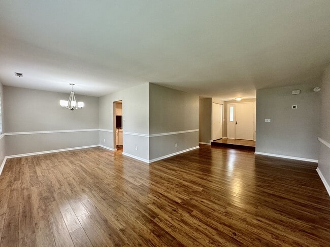 Building Photo - READY 05-15-25!! Ranch Home w/2-Car Garage...