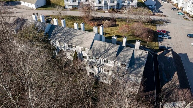 Building Photo - 187 Lovers Ln