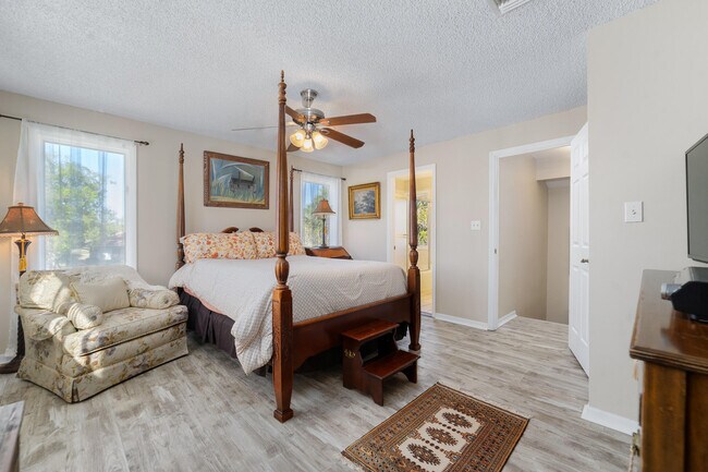 Building Photo - 3000 Conifer Dr