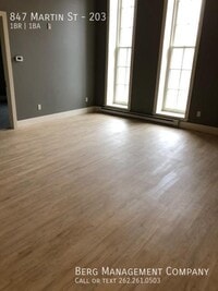 Building Photo - 847 Martin St