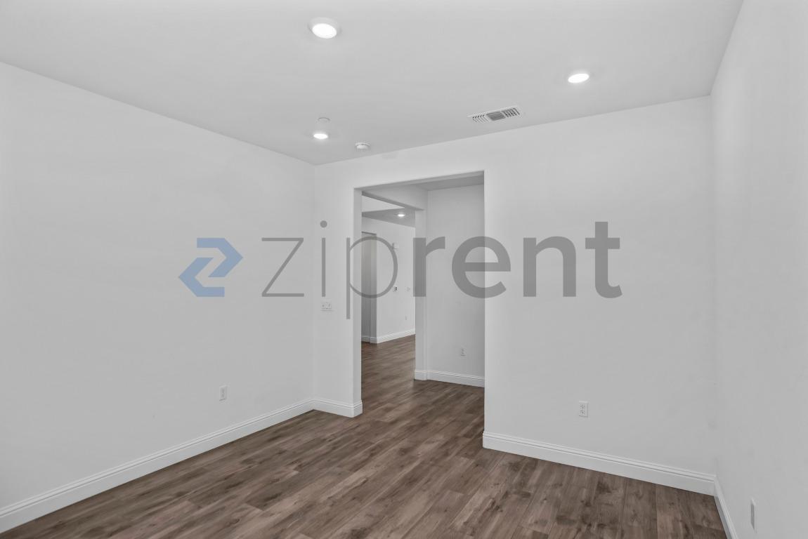 Building Photo - 3286 Deer Oak Street