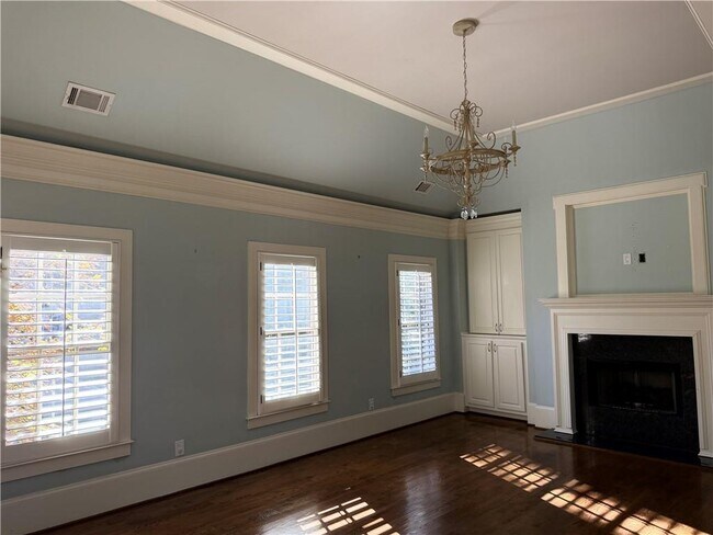 Building Photo - 2617 Canterbury Trail