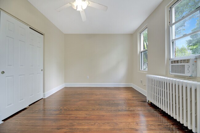 Building Photo - 618 Columbia Rd NW