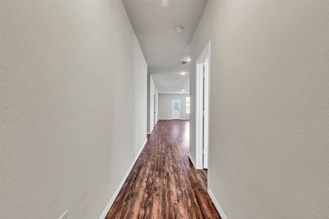 Building Photo - 5823 Buckner Creek Ct