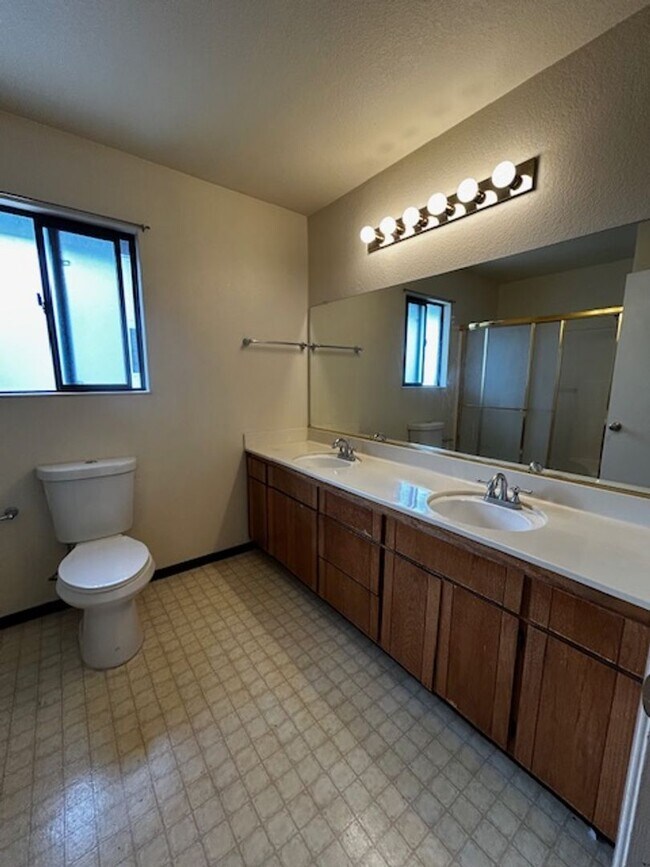 Building Photo - 7689 Melody Dr