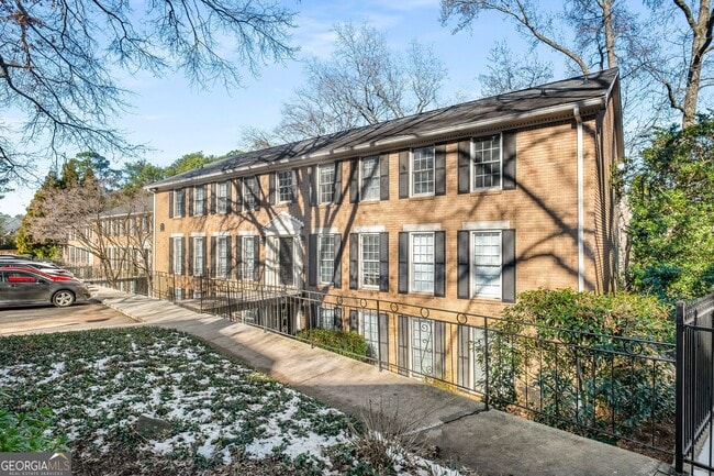 Primary Photo - 1101 Collier Rd NW