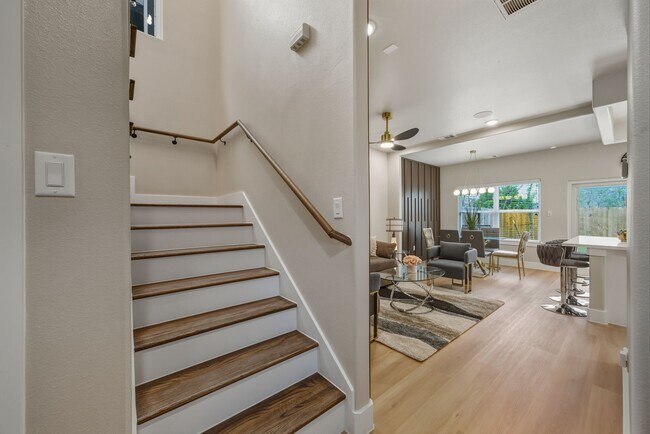 Building Photo - 3539 Mt Pleasant St