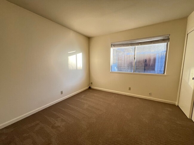 Building Photo - $500 MOVE IN SPECIAL!!!! 3 BEDROOM HOME IN PLEASANTON, CA!!!
