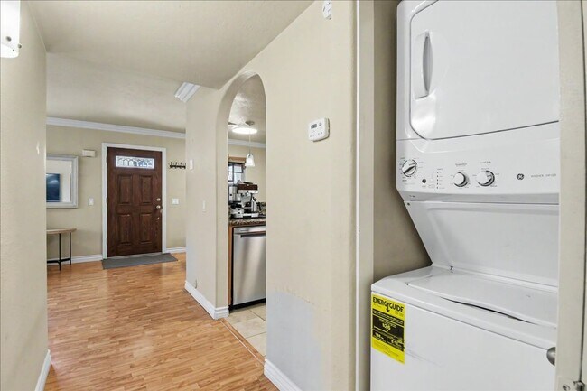 Building Photo - Walk to Balboa Park from This Beautiful Golden Hill Condo with Two Side-by-Side Parking Spaces
