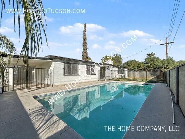 Building Photo - 8548 E Beverly St