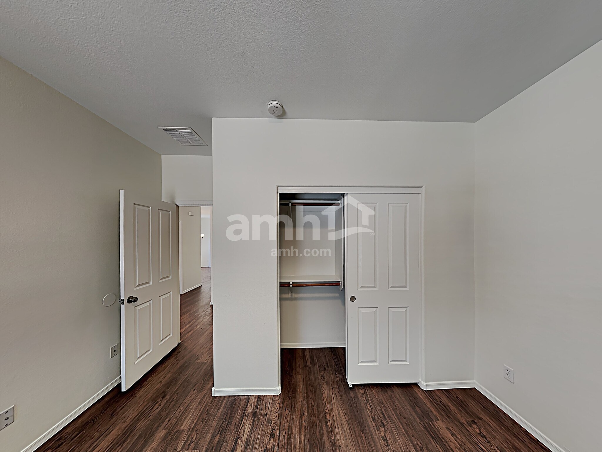 Building Photo - 3413 E Flower St