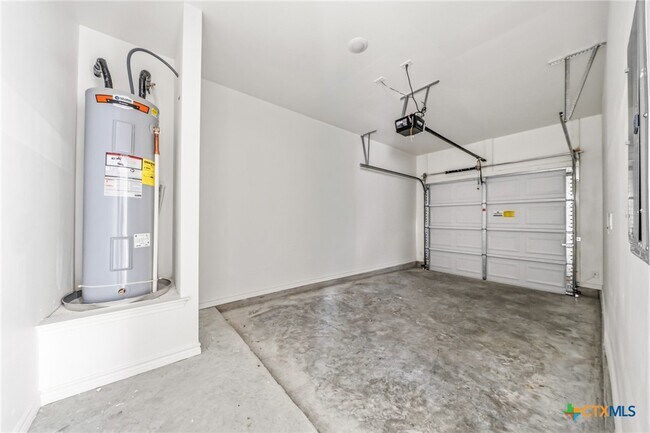 Building Photo - 8901 Prickly Ash Dr
