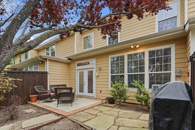 Building Photo - Beautiful 3-Bedroom, 2.5-Bath Townhouse in Plano ISD